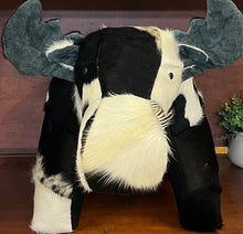 Load image into Gallery viewer, Fur Ottomans